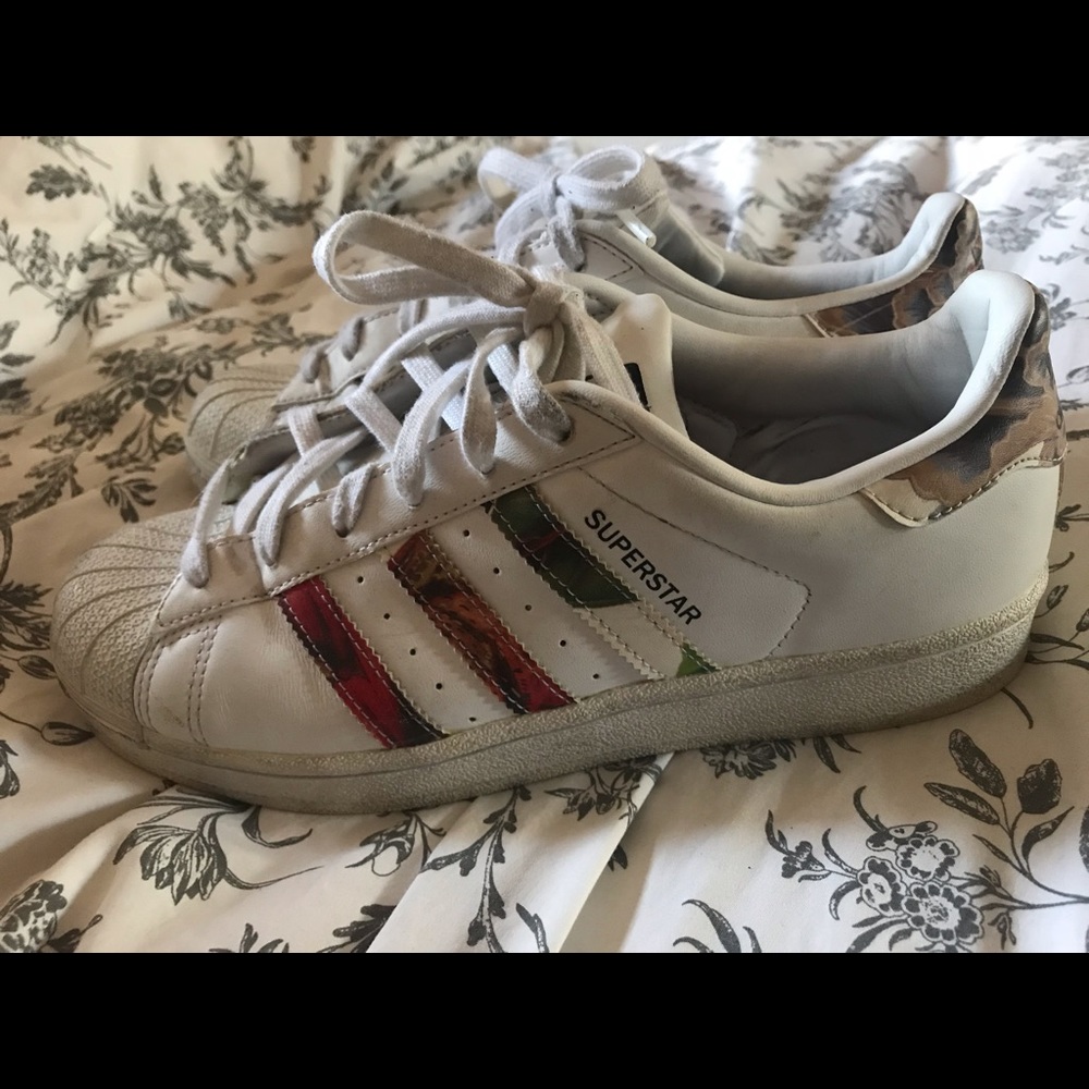 Adidas Superstars - Picture 3 of 4